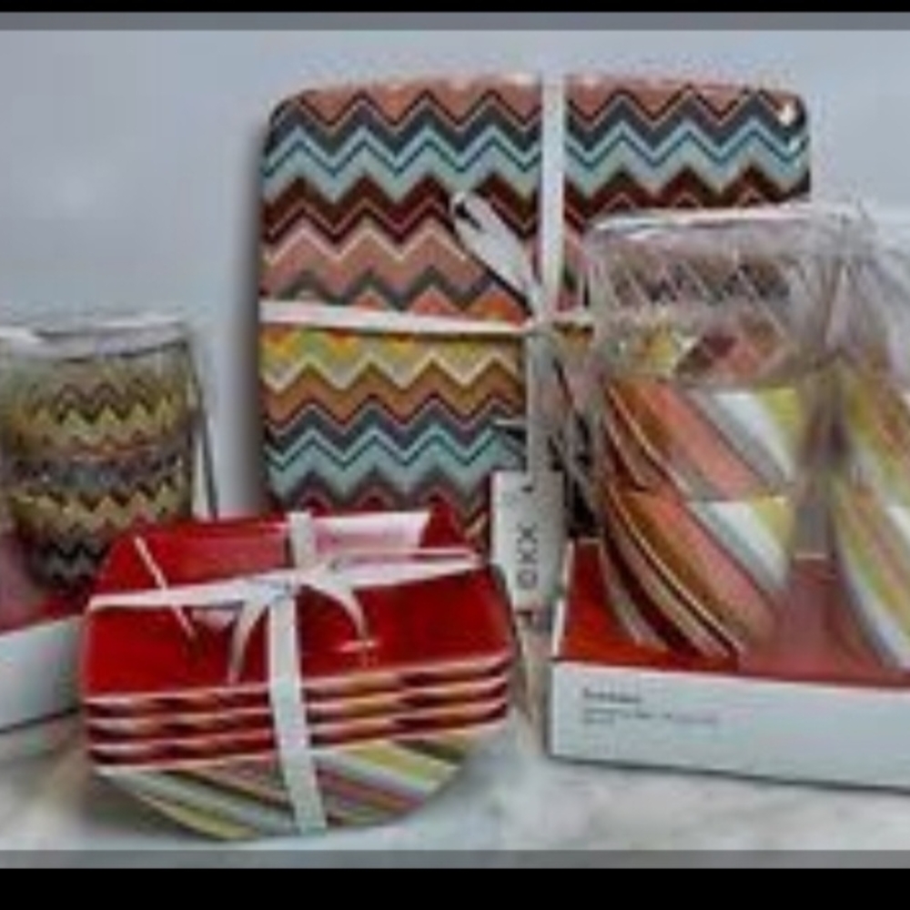 New Colorful 24pc  Dinnerware Set